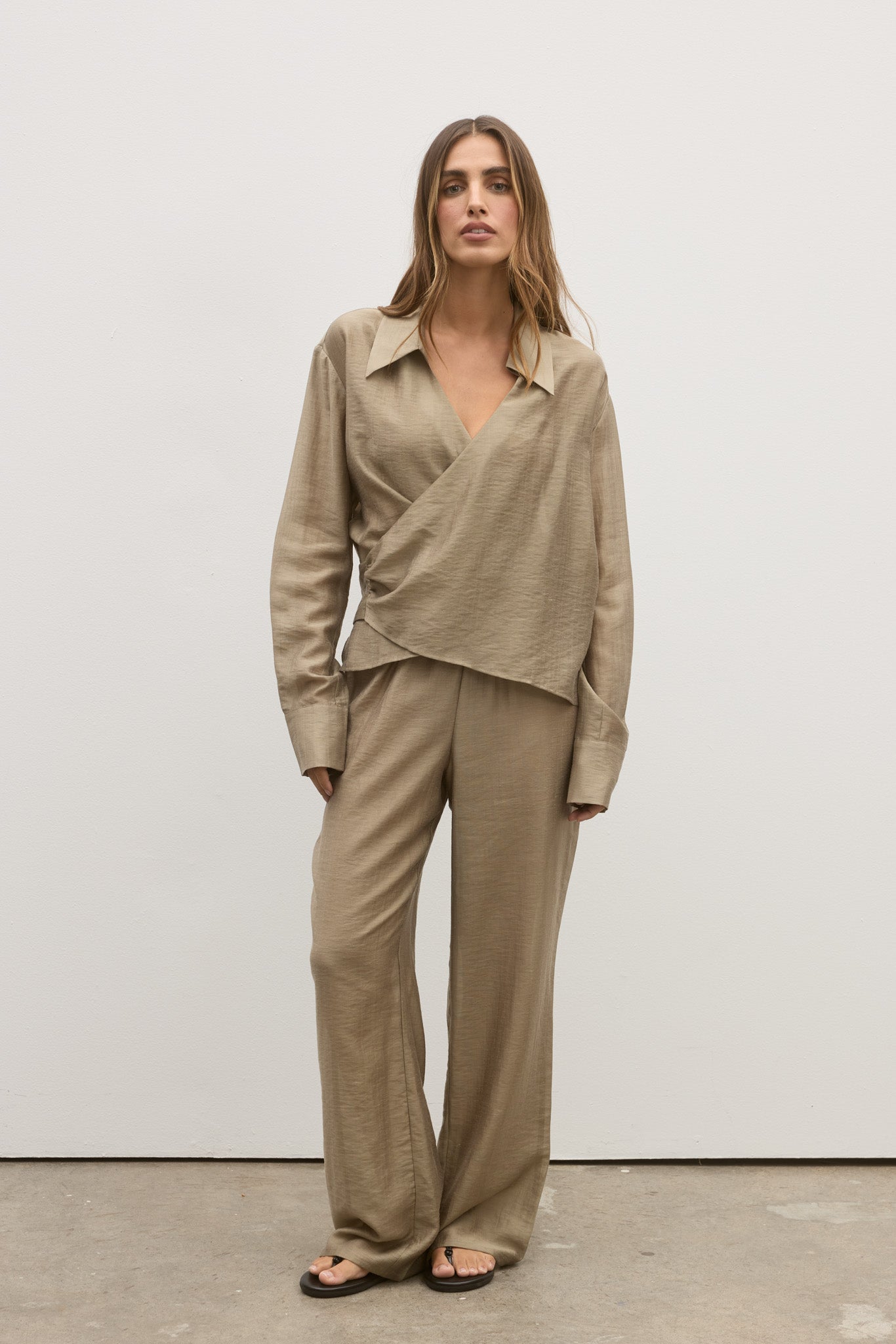 NOIR WRAP SHIRT - BARK