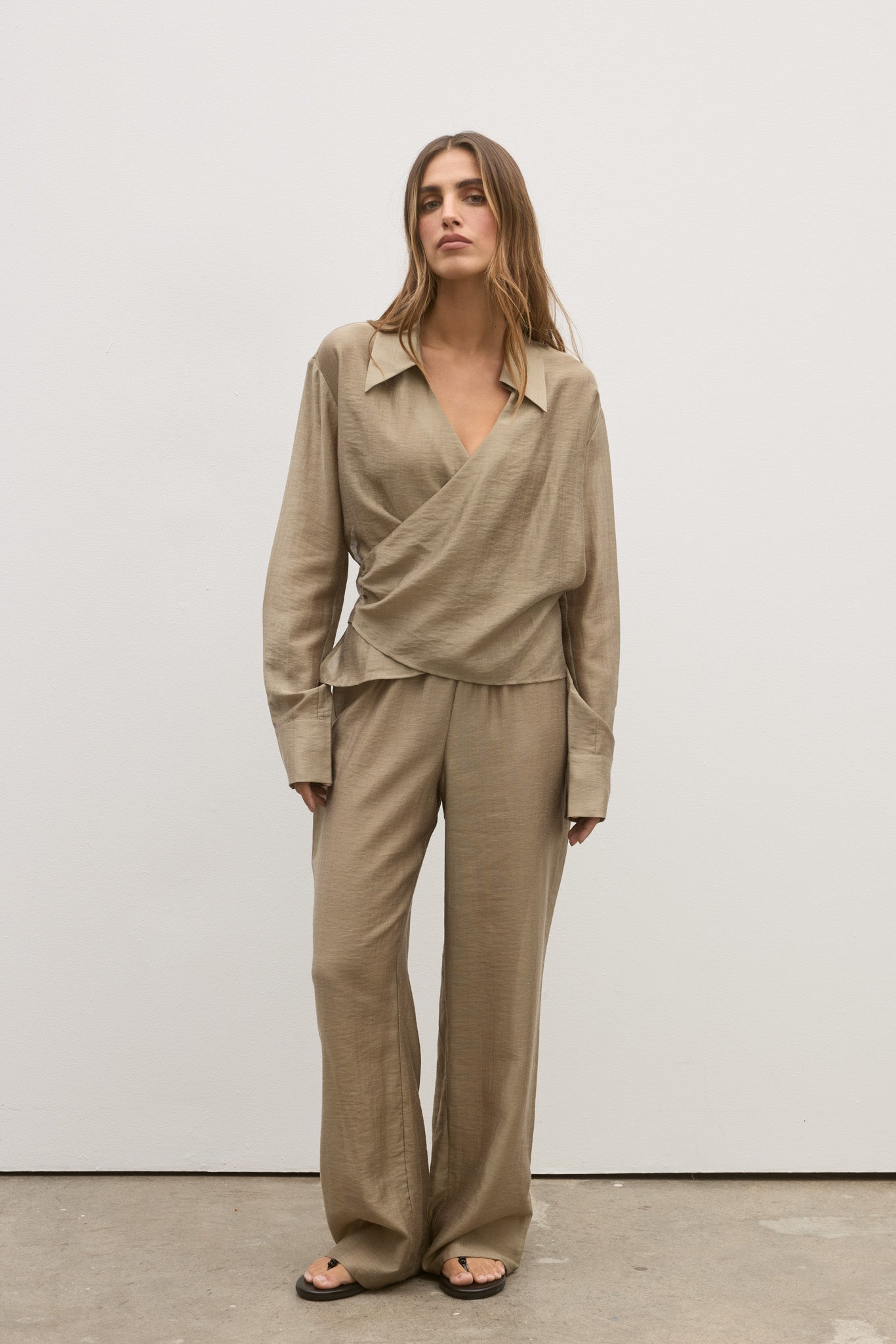 NOIR WRAP SHIRT - BARK